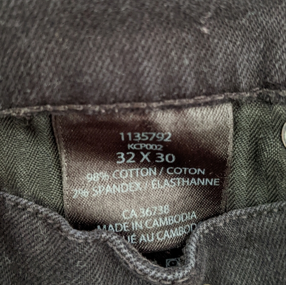 Kenneth Cole Distressed Men's Denim jeans - Picture 10 of 10